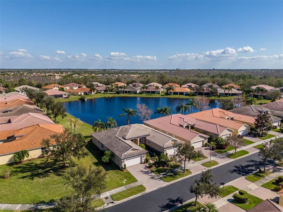 В аренду: $2,100 (2 спален, 2 ванн, 1317 Квадратных фут)