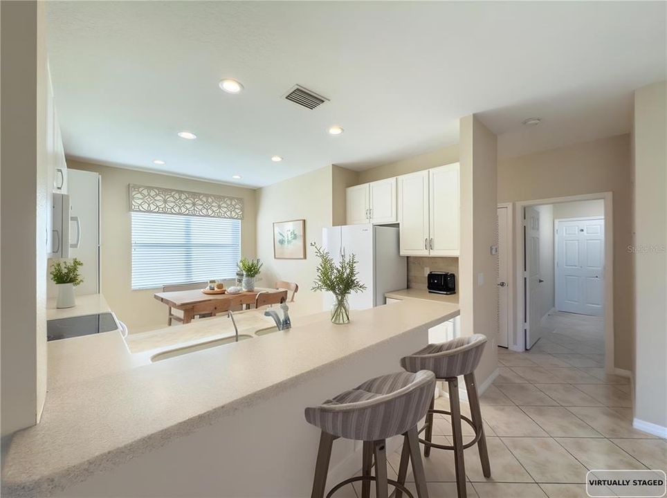 В аренду: $2,100 (2 спален, 2 ванн, 1317 Квадратных фут)