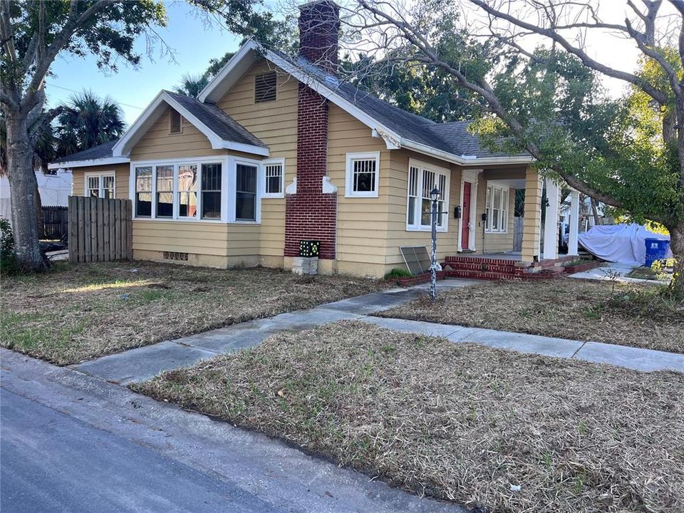 For Sale: $299,000 (3 beds, 2 baths, 1686 Square Feet)