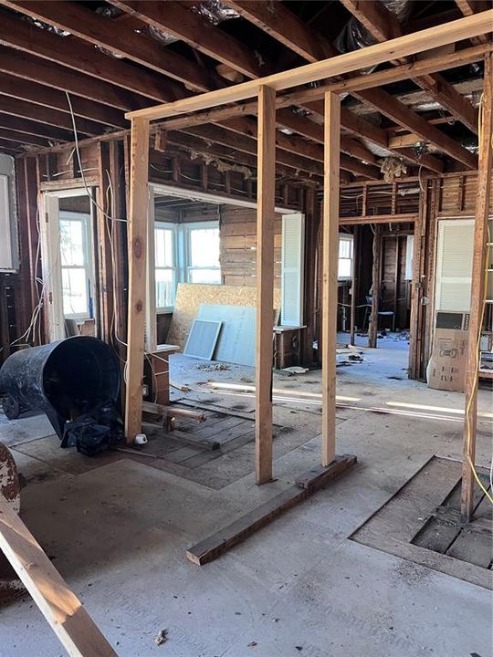 For Sale: $299,000 (3 beds, 2 baths, 1686 Square Feet)