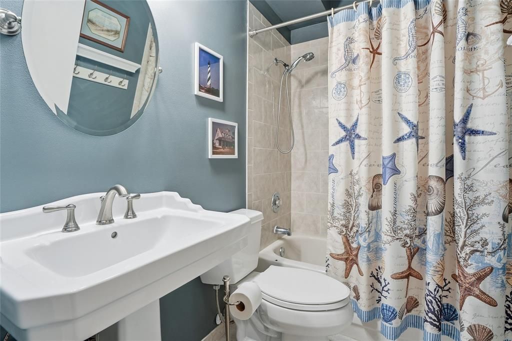 На продажу: $369,900 (3 спален, 2 ванн, 1558 Квадратных фут)