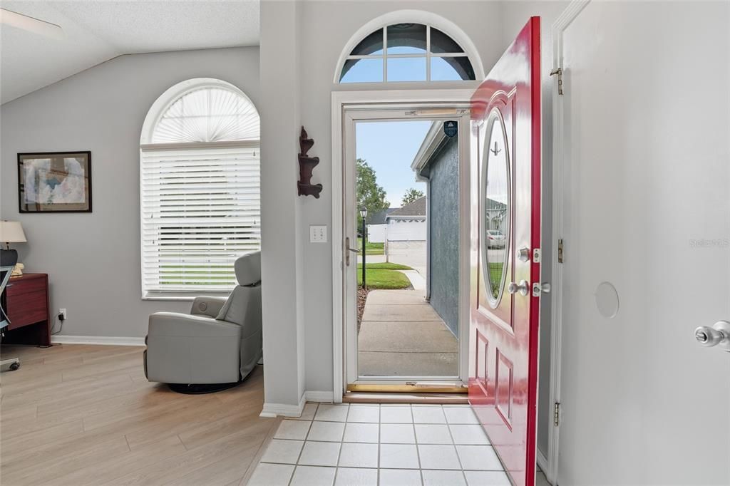 На продажу: $369,900 (3 спален, 2 ванн, 1558 Квадратных фут)