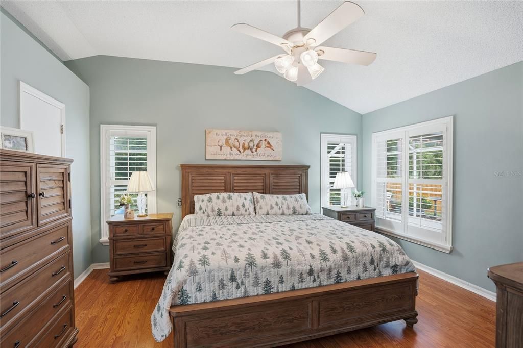 На продажу: $369,900 (3 спален, 2 ванн, 1558 Квадратных фут)