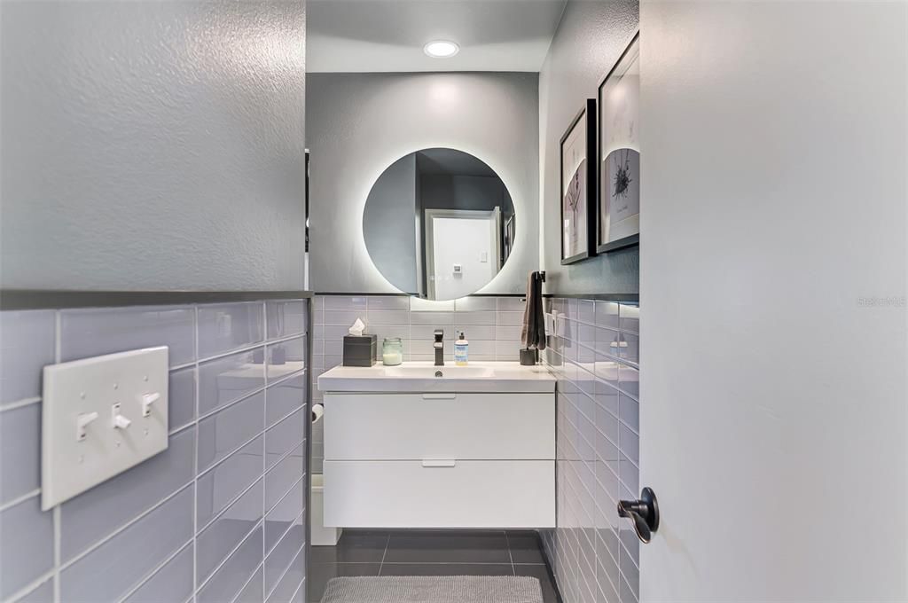 For Sale: $425,000 (2 beds, 2 baths, 1101 Square Feet)