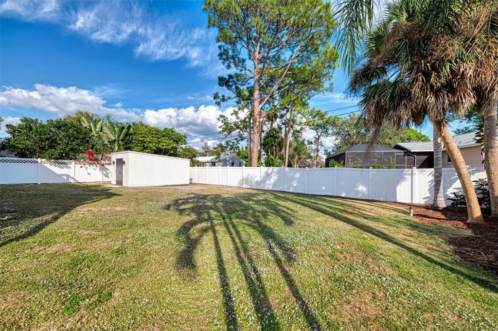 For Sale: $425,000 (2 beds, 2 baths, 1101 Square Feet)