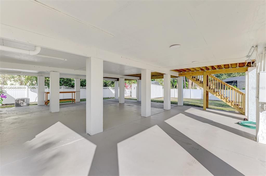 For Sale: $425,000 (2 beds, 2 baths, 1101 Square Feet)