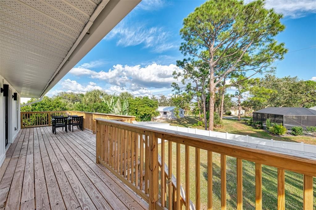 For Sale: $425,000 (2 beds, 2 baths, 1101 Square Feet)