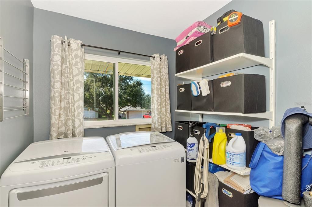 For Sale: $425,000 (2 beds, 2 baths, 1101 Square Feet)