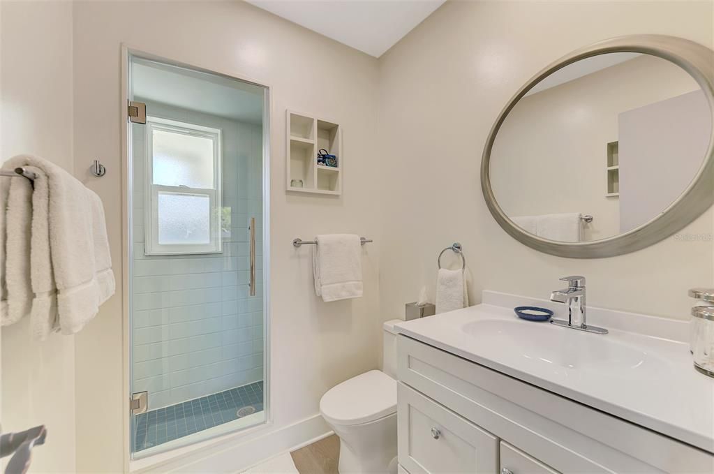 For Sale: $425,000 (2 beds, 2 baths, 1101 Square Feet)