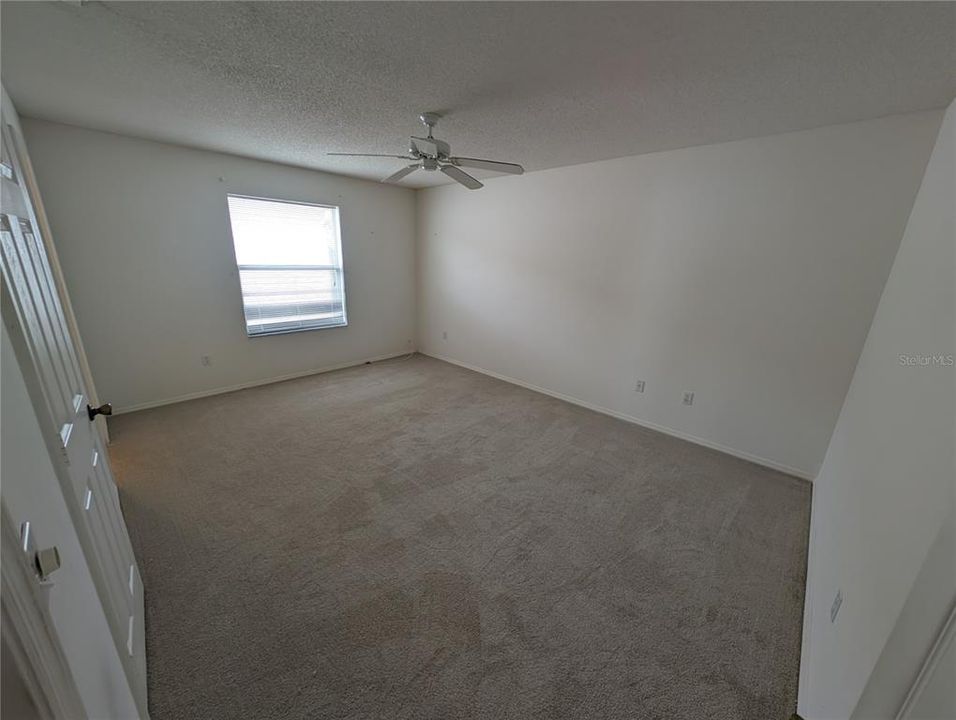 En Venta: $233,000 (2 camas, 2 baños, 1121 Pies cuadrados)