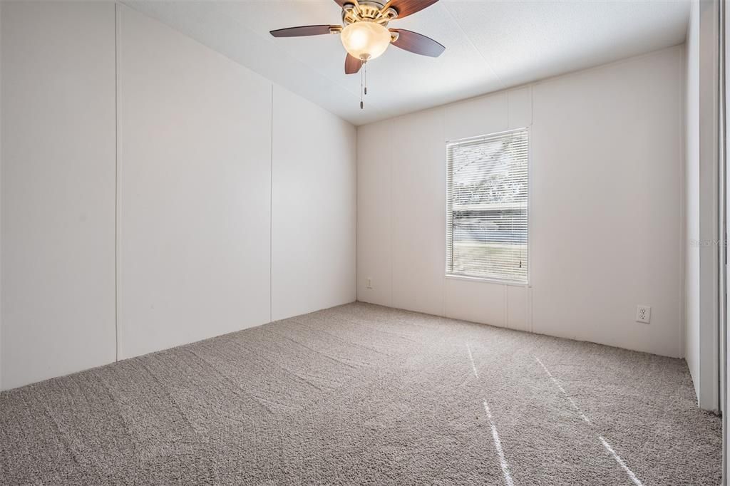 Под контрактом: $259,000 (4 спален, 2 ванн, 2128 Квадратных фут)