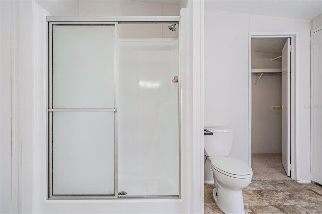 Под контрактом: $259,000 (4 спален, 2 ванн, 2128 Квадратных фут)