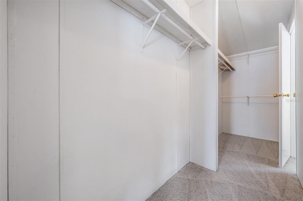 Под контрактом: $259,000 (4 спален, 2 ванн, 2128 Квадратных фут)