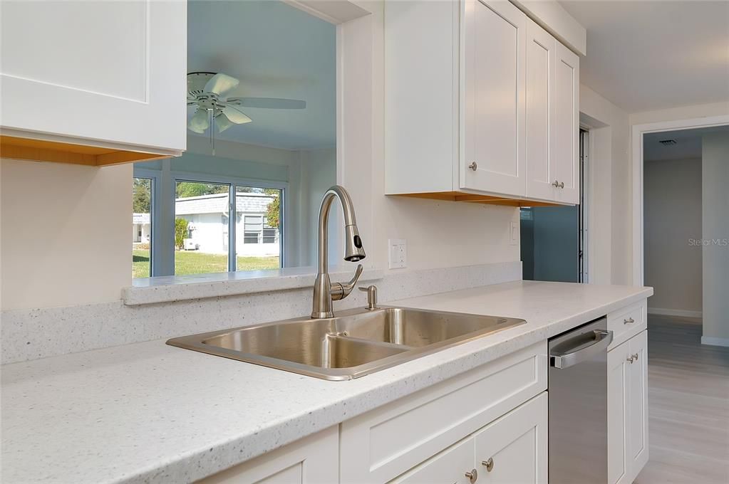 待售: $234,900 (2 贝兹, 2 浴室, 1083 平方英尺)