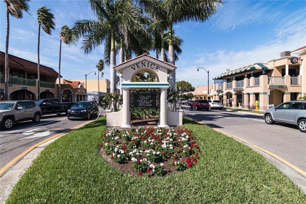 待售: $234,900 (2 贝兹, 2 浴室, 1083 平方英尺)