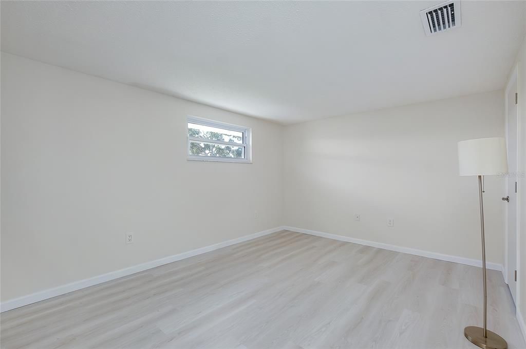 待售: $234,900 (2 贝兹, 2 浴室, 1083 平方英尺)