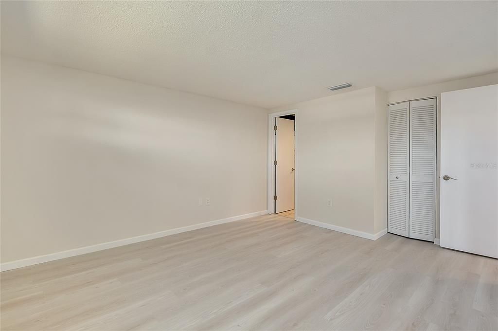 待售: $234,900 (2 贝兹, 2 浴室, 1083 平方英尺)