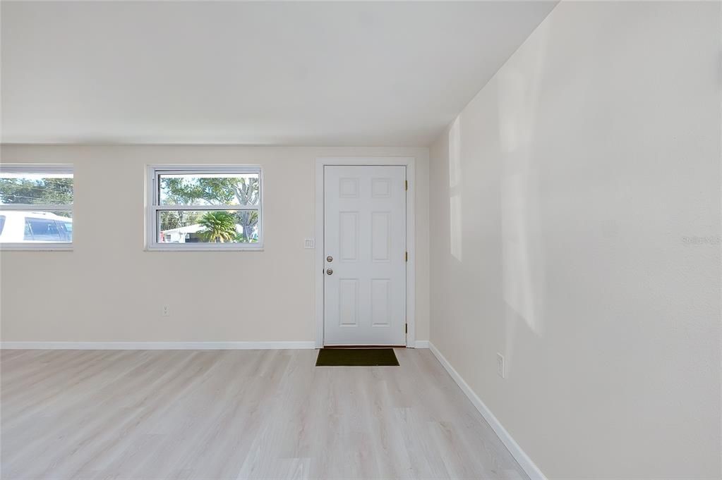 待售: $234,900 (2 贝兹, 2 浴室, 1083 平方英尺)