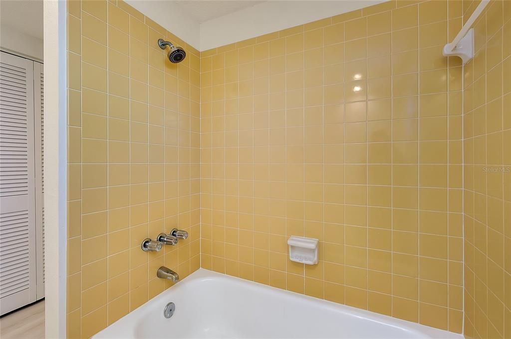 待售: $234,900 (2 贝兹, 2 浴室, 1083 平方英尺)