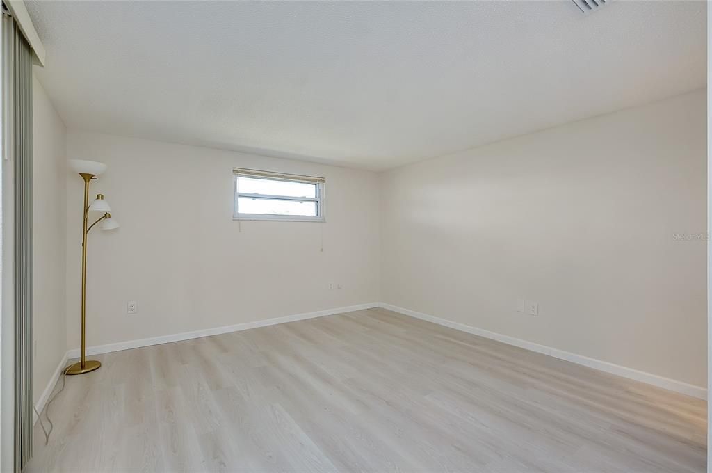 待售: $234,900 (2 贝兹, 2 浴室, 1083 平方英尺)