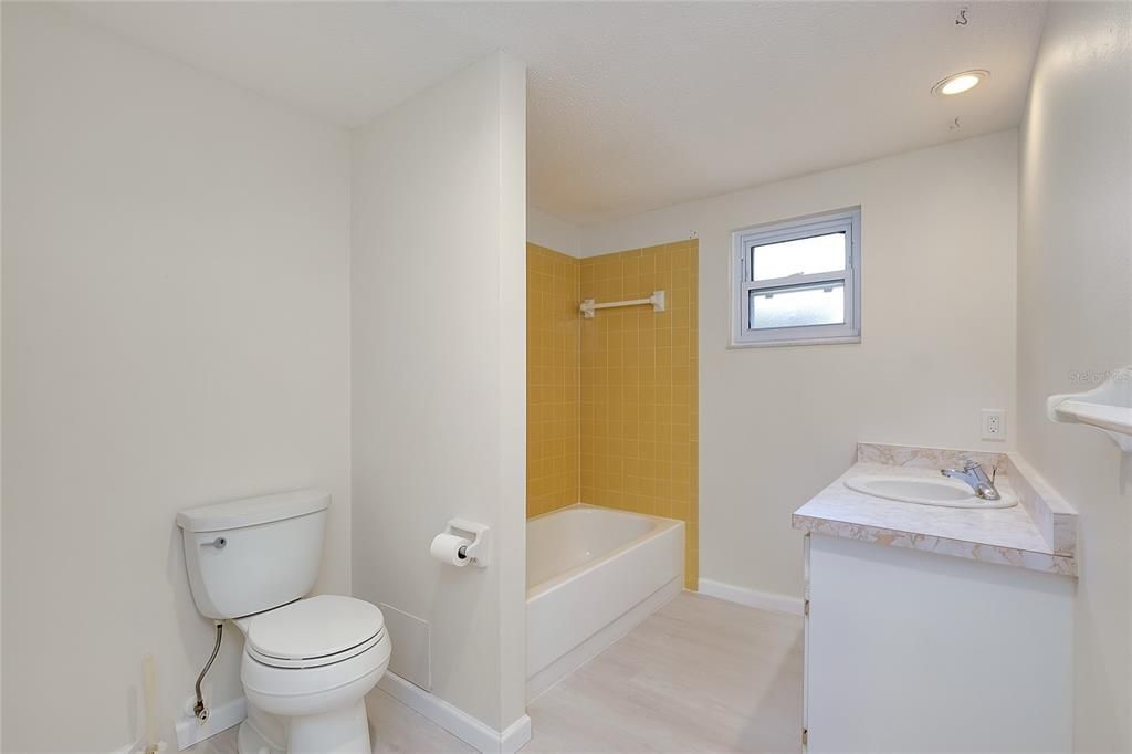 待售: $234,900 (2 贝兹, 2 浴室, 1083 平方英尺)