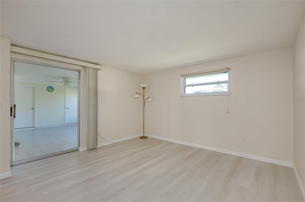 待售: $234,900 (2 贝兹, 2 浴室, 1083 平方英尺)