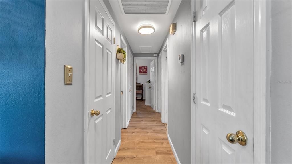 For Sale: $210,000 (3 beds, 1 baths, 1289 Square Feet)