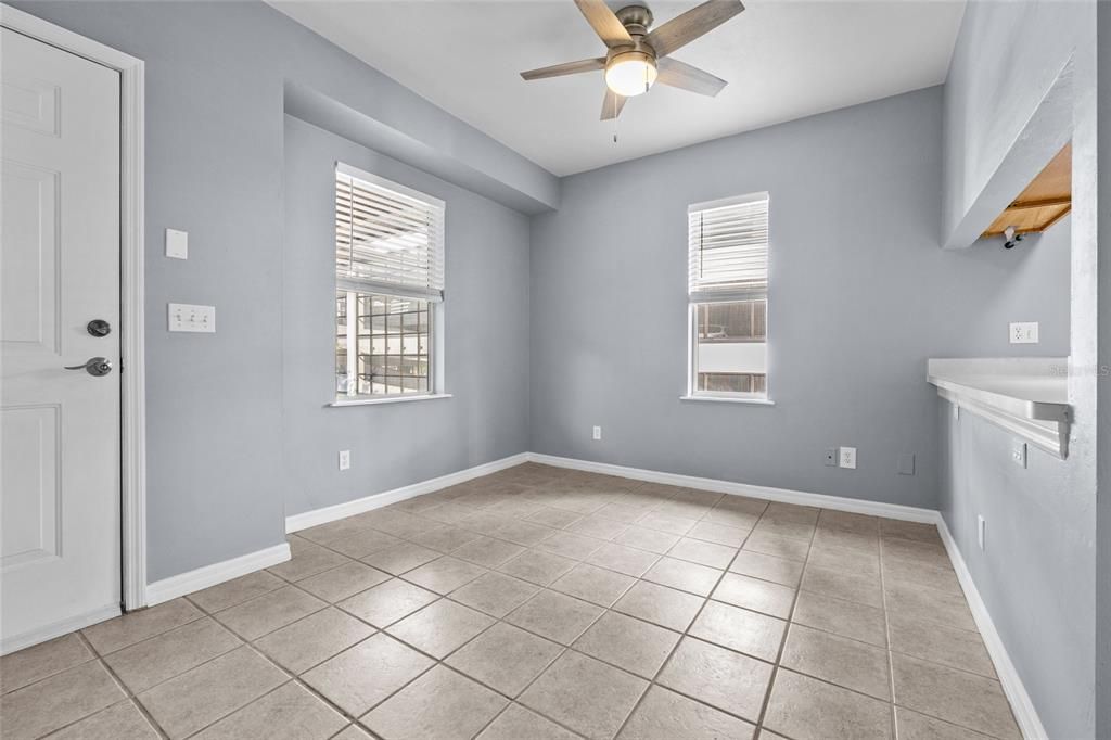 Activo con contrato: $199,000 (1 camas, 1 baños, 450 Pies cuadrados)