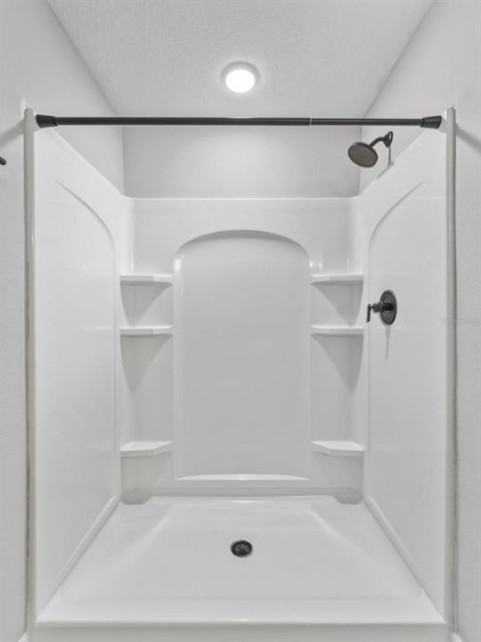 En Renta: $2,325 (4 camas, 2 baños, 1848 Pies cuadrados)