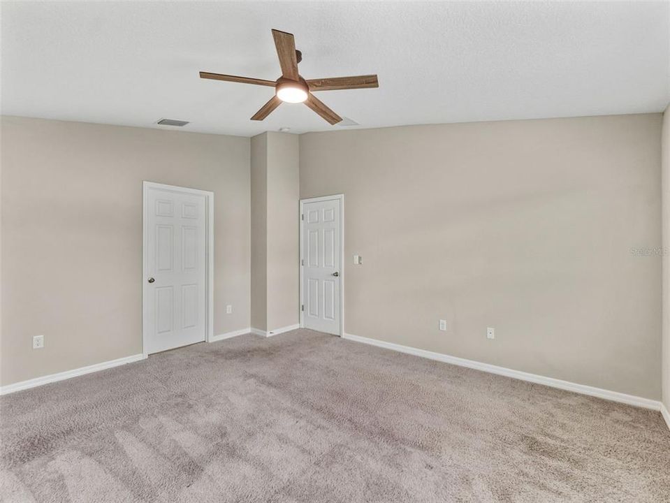 En Renta: $2,325 (4 camas, 2 baños, 1848 Pies cuadrados)