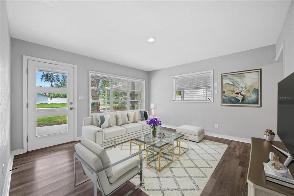 На продажу: $336,990 (3 спален, 2 ванн, 1335 Квадратных фут)