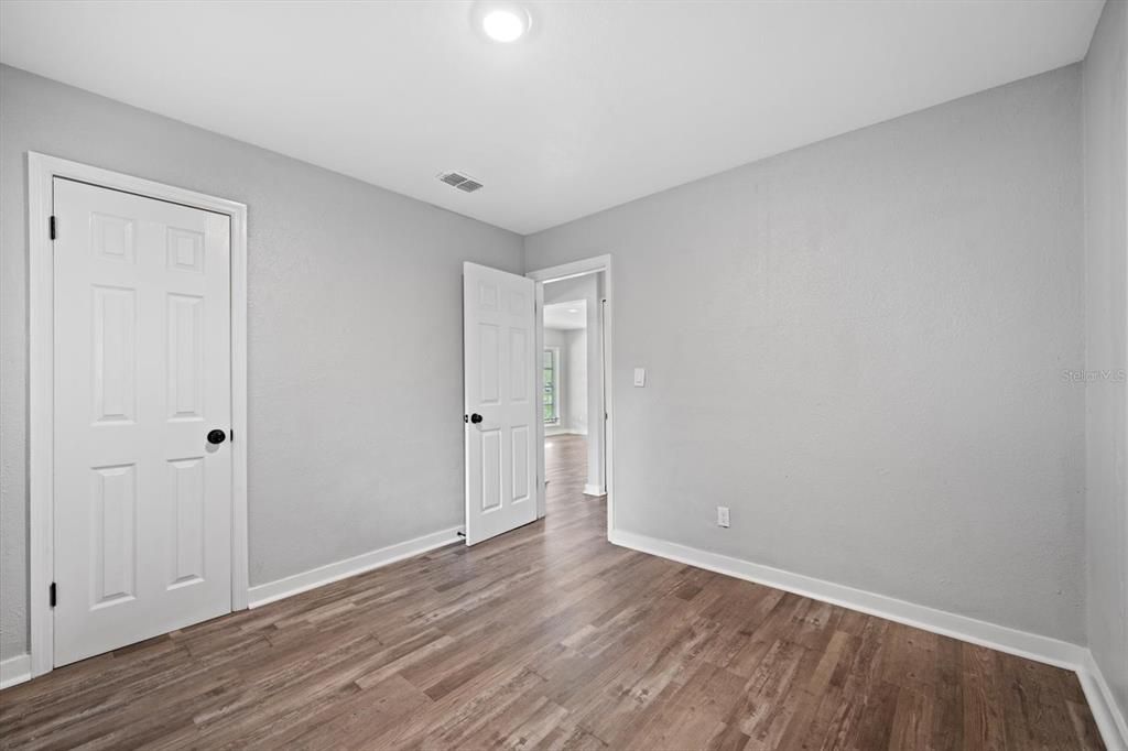 На продажу: $336,990 (3 спален, 2 ванн, 1335 Квадратных фут)