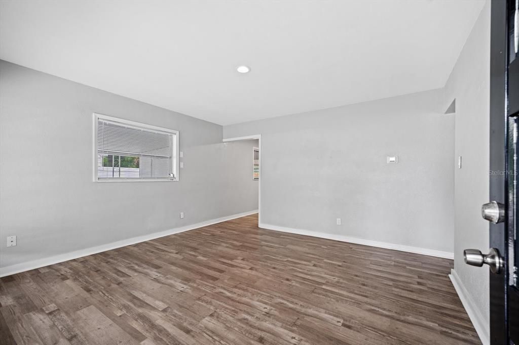 На продажу: $336,990 (3 спален, 2 ванн, 1335 Квадратных фут)