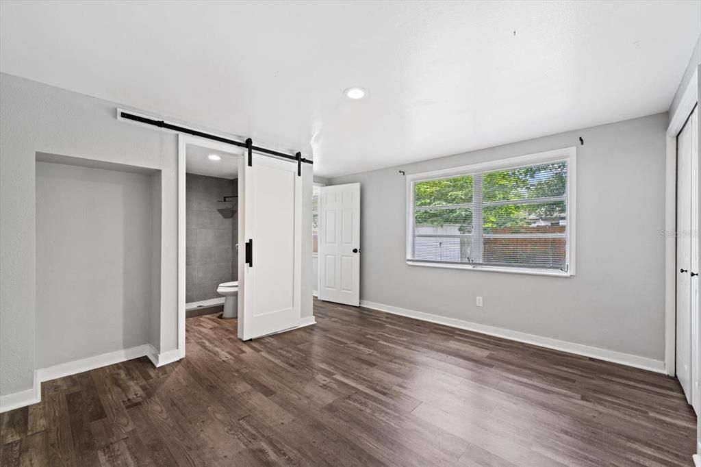 На продажу: $336,990 (3 спален, 2 ванн, 1335 Квадратных фут)