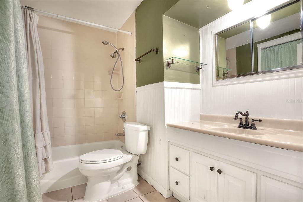 En Venta: $335,000 (4 camas, 1 baños, 1665 Pies cuadrados)