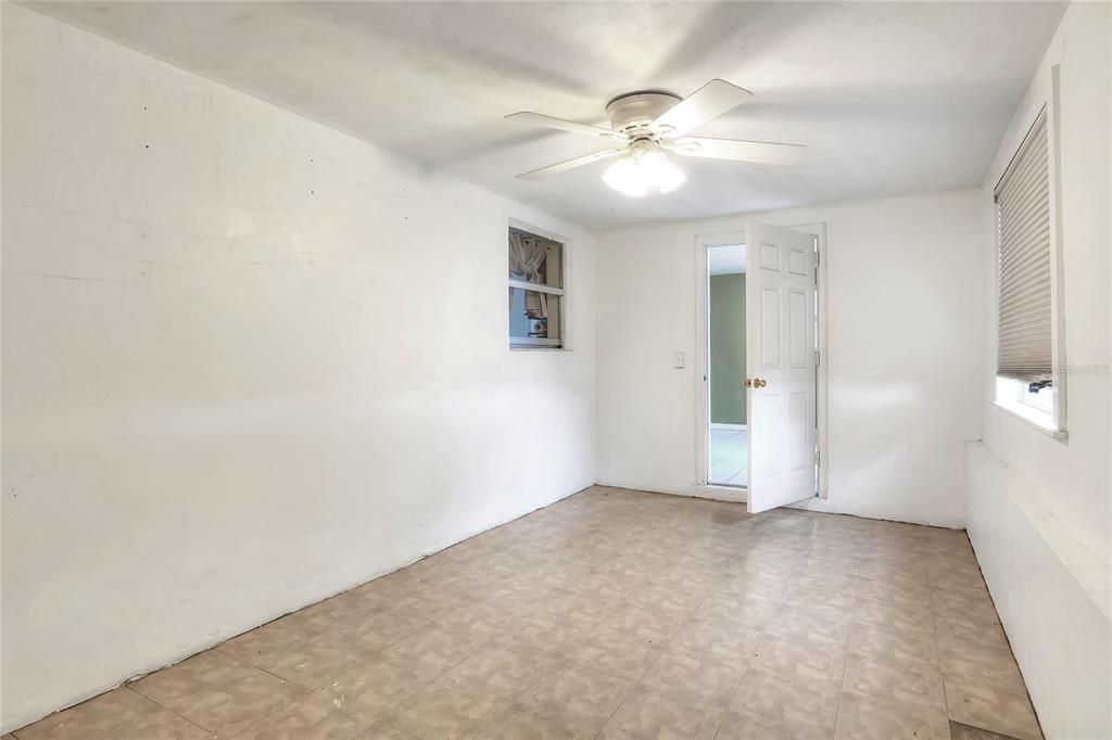 En Venta: $335,000 (4 camas, 1 baños, 1665 Pies cuadrados)