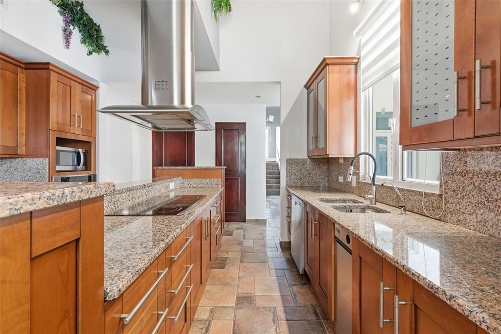 待售: $1,795,000 (4 贝兹, 3 浴室, 5000 平方英尺)