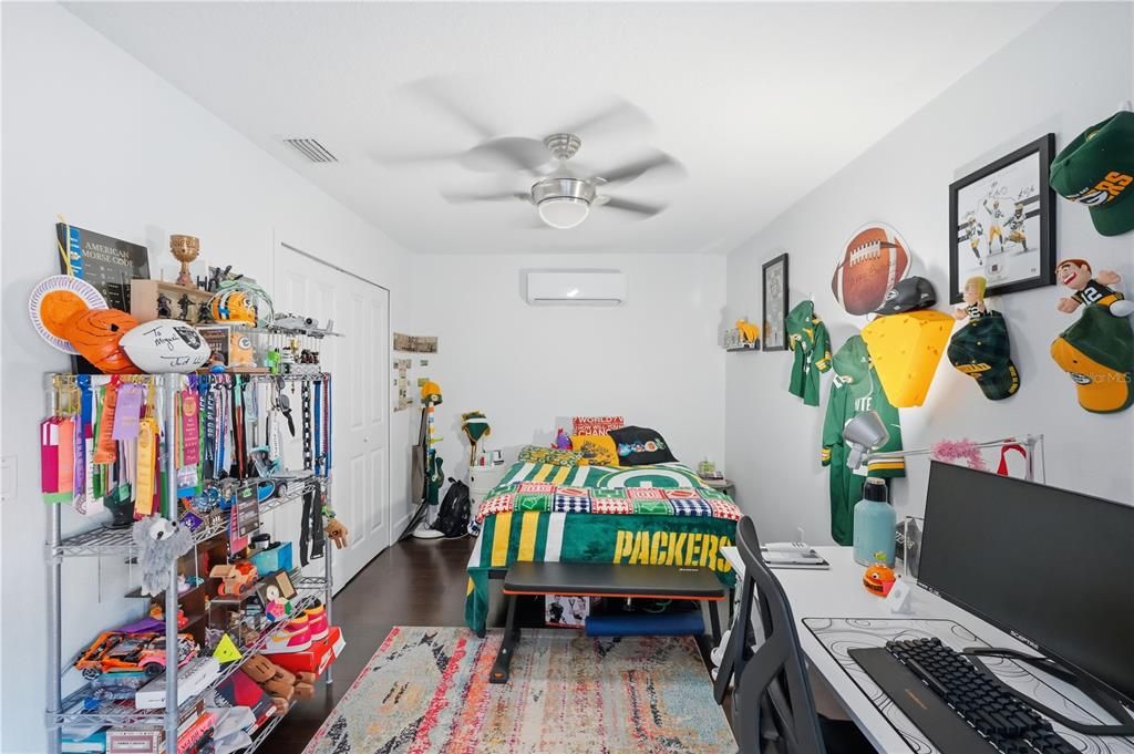 For Sale: $650,000 (4 beds, 2 baths, 2202 Square Feet)