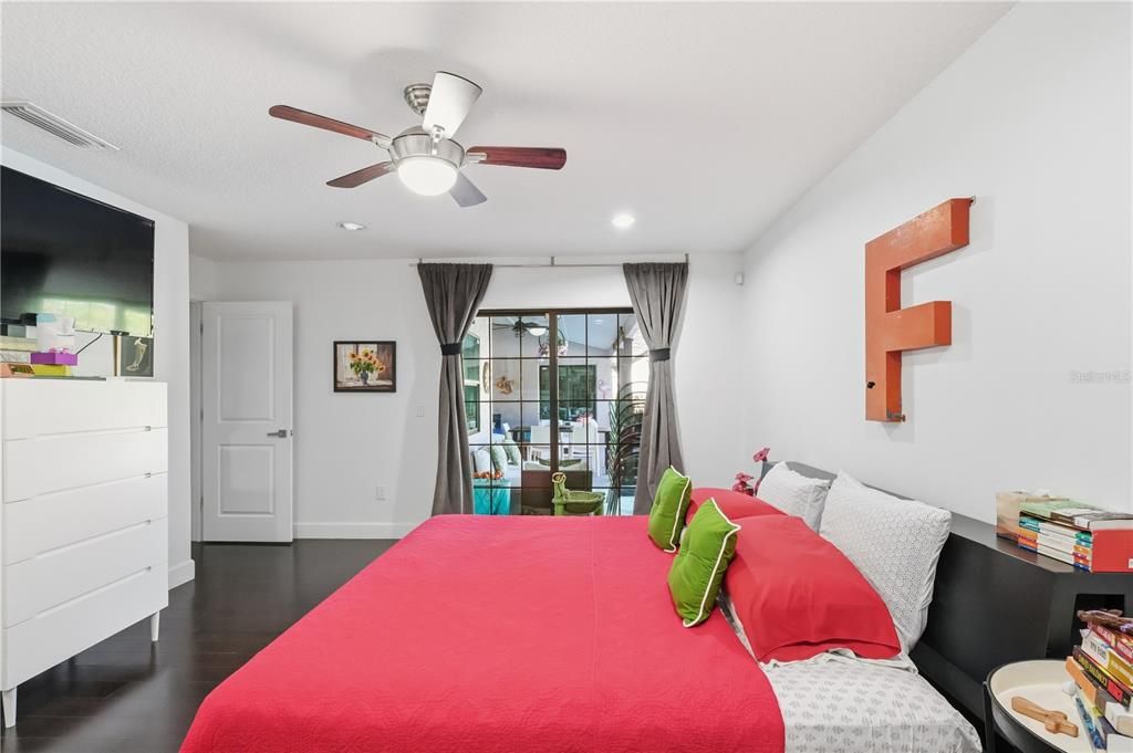 For Sale: $650,000 (4 beds, 2 baths, 2202 Square Feet)