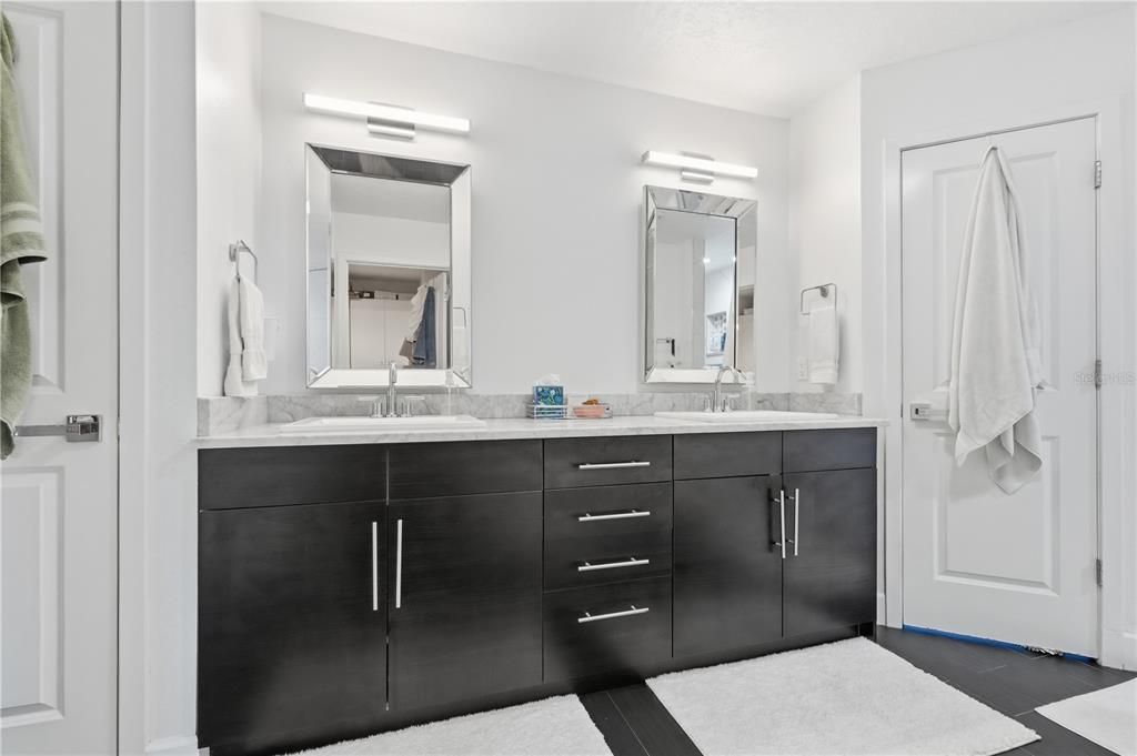 For Sale: $650,000 (4 beds, 2 baths, 2202 Square Feet)