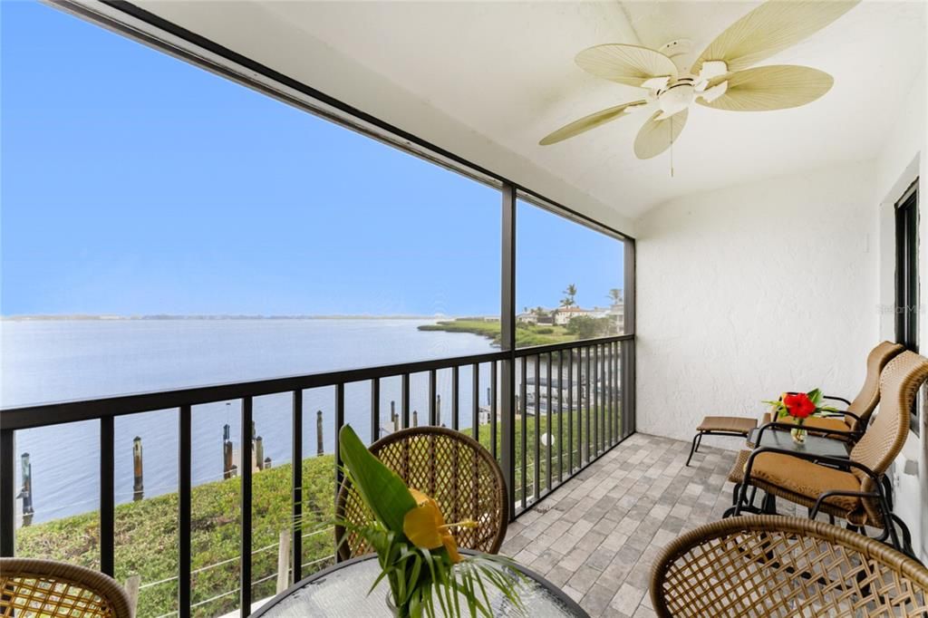 For Sale: $669,000 (2 beds, 2 baths, 1185 Square Feet)