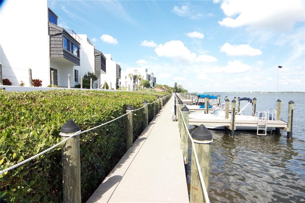 For Sale: $669,000 (2 beds, 2 baths, 1185 Square Feet)