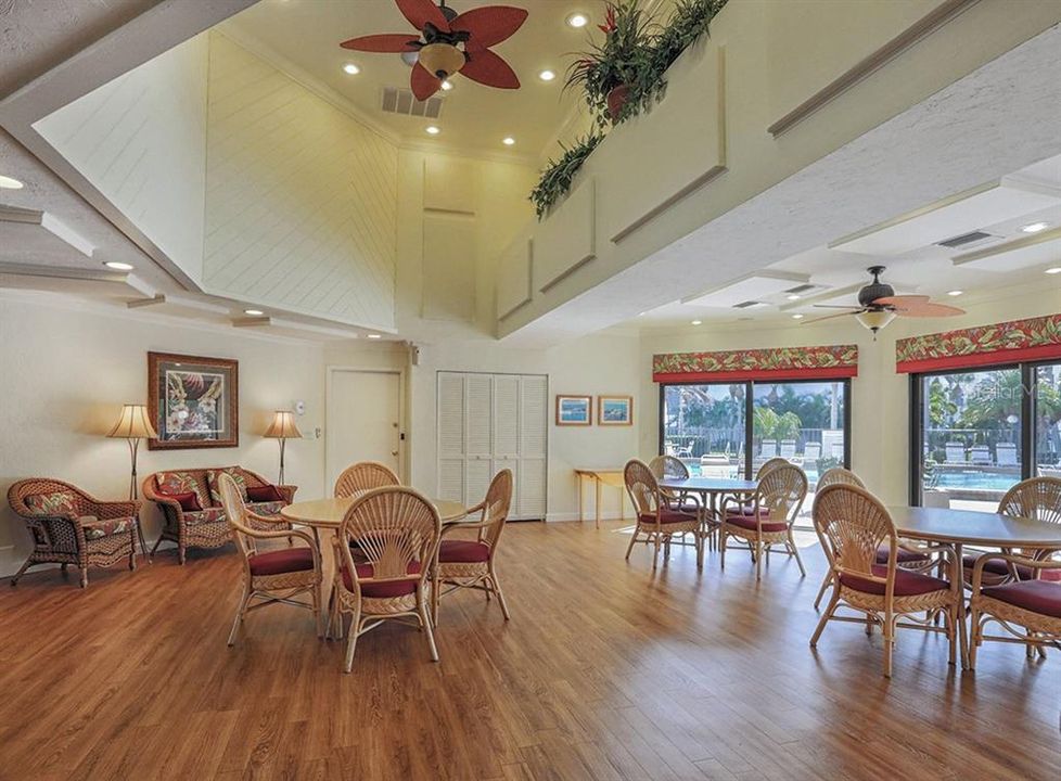 For Sale: $669,000 (2 beds, 2 baths, 1185 Square Feet)