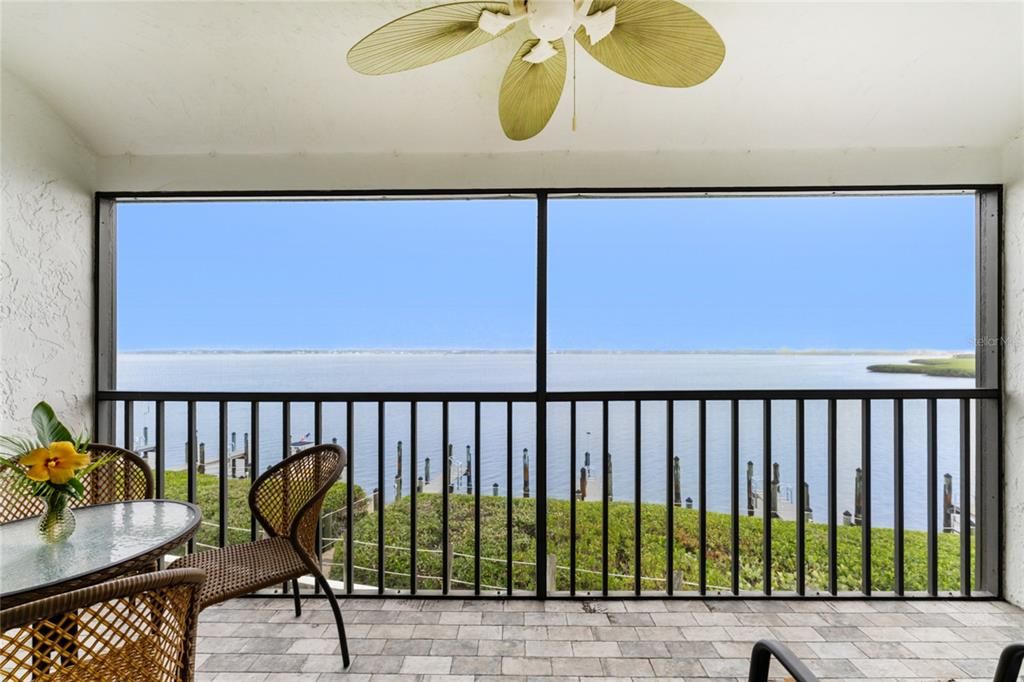 For Sale: $669,000 (2 beds, 2 baths, 1185 Square Feet)