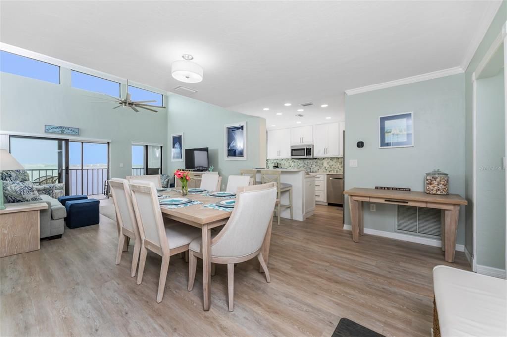 For Sale: $669,000 (2 beds, 2 baths, 1185 Square Feet)