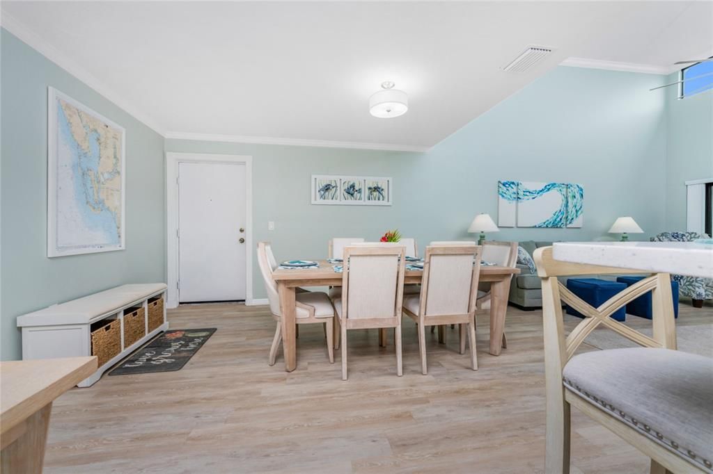 For Sale: $669,000 (2 beds, 2 baths, 1185 Square Feet)