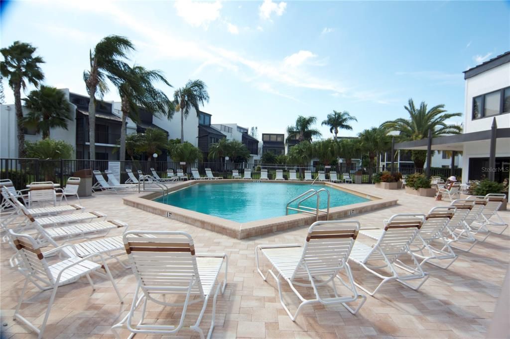 For Sale: $669,000 (2 beds, 2 baths, 1185 Square Feet)