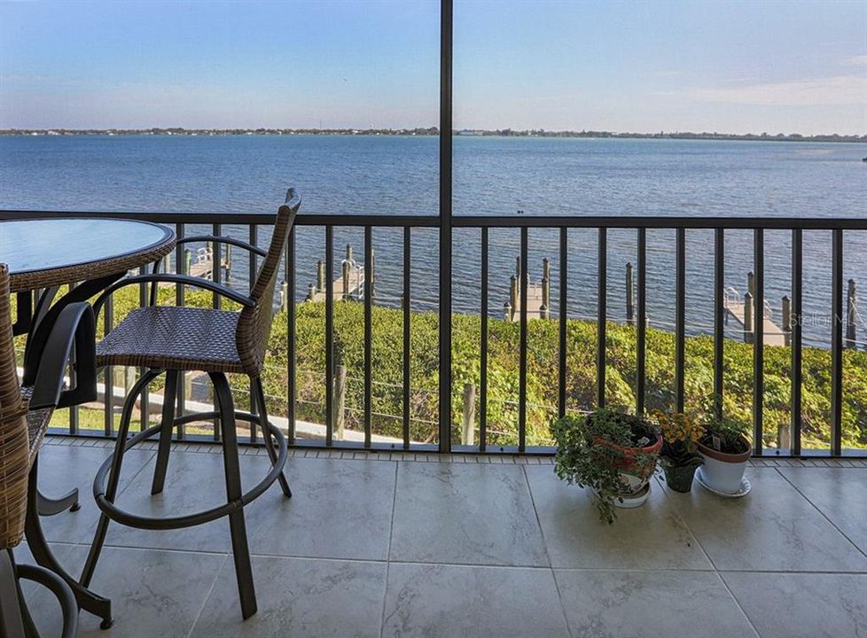 For Sale: $669,000 (2 beds, 2 baths, 1185 Square Feet)