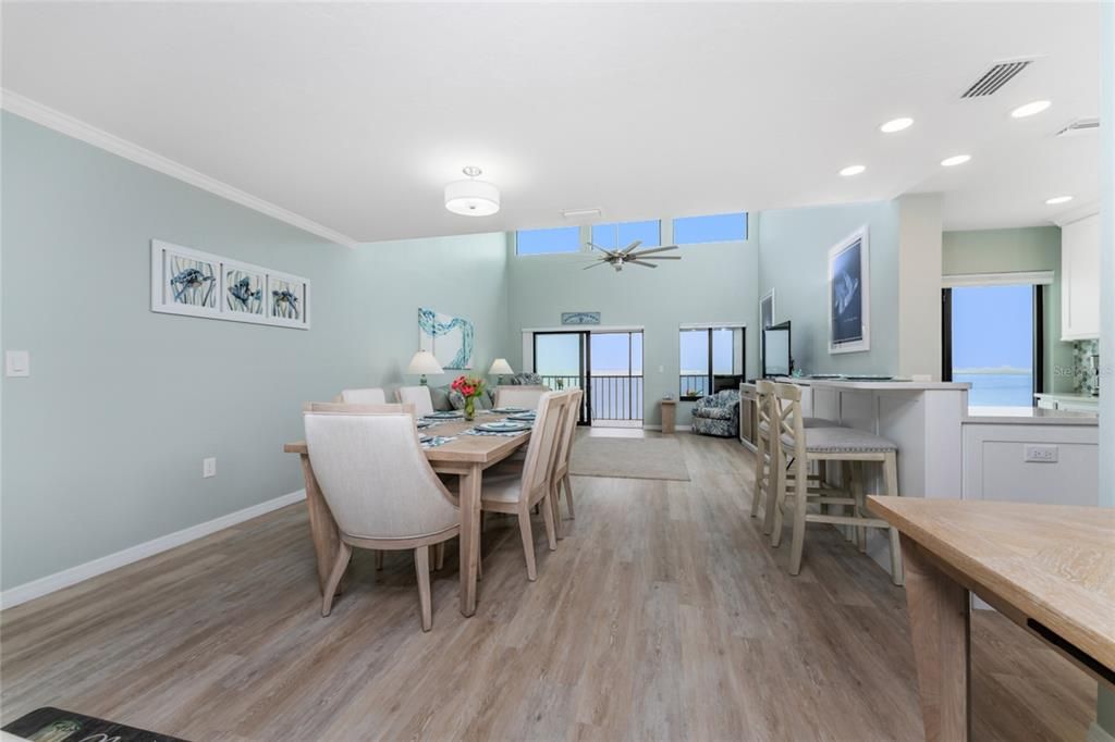 For Sale: $669,000 (2 beds, 2 baths, 1185 Square Feet)