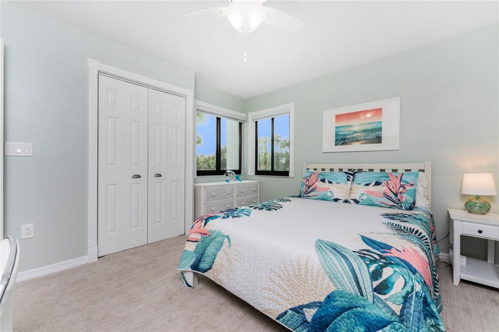 For Sale: $669,000 (2 beds, 2 baths, 1185 Square Feet)